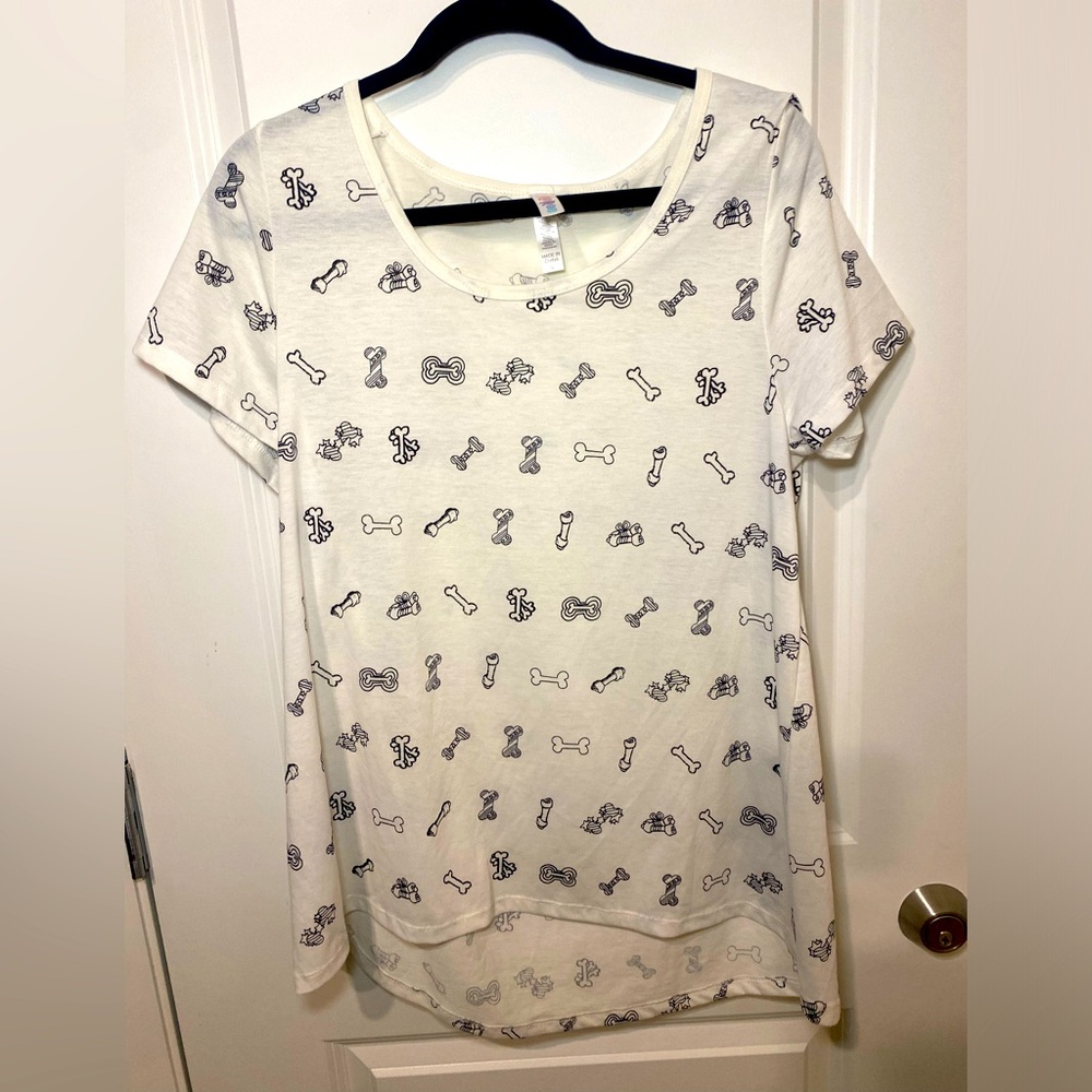 LulaRoe White with dog bone print classic t t shirt